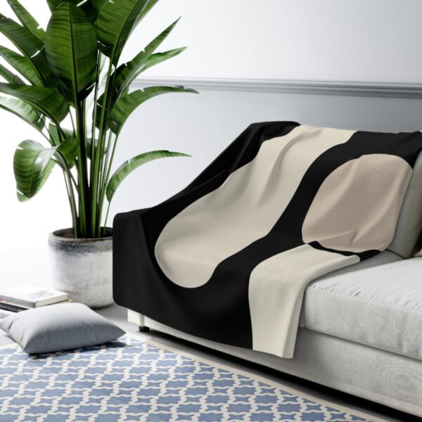 Modern Muse Sherpa Fleece Blanket - Abstract Bean & Circle Design, Soft Polyester, Large Cozy Black & Cream Throw for Home Decor